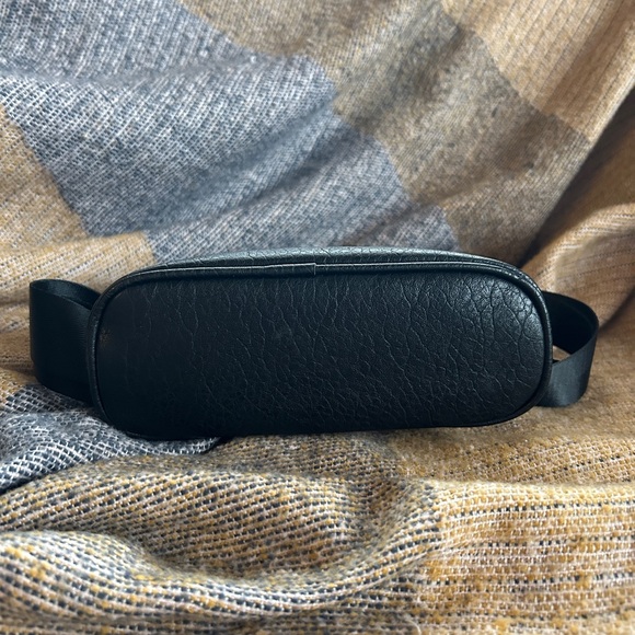 MCM Two-Tone Cosmetic/Crossbody Bag - Picture 3 of 4